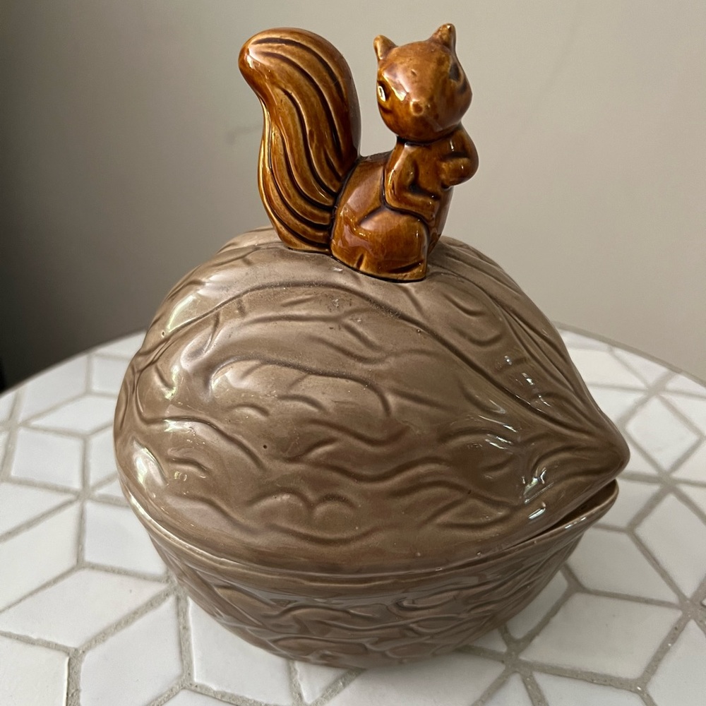 Houston Foods Squirrel nut ceramic 1982